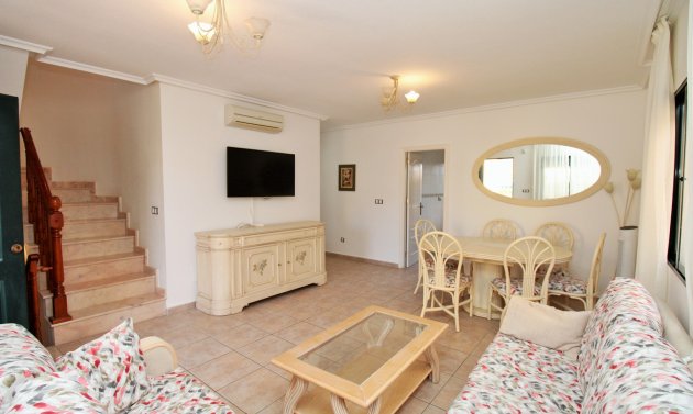 Återförsäljning - Detached Villa -
Villamartín - Villamartin