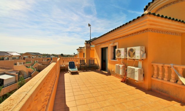 Återförsäljning - Detached Villa -
Villamartín - Villamartin