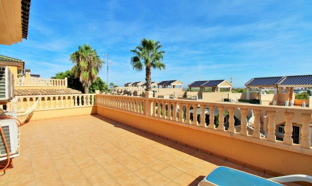 Återförsäljning - Detached Villa -
Villamartín - Villamartin