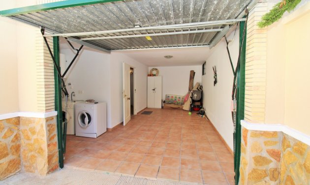 Återförsäljning - Detached Villa -
Villamartín - Villamartin