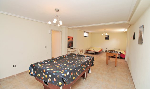 Återförsäljning - Detached Villa -
Villamartín - Villamartin