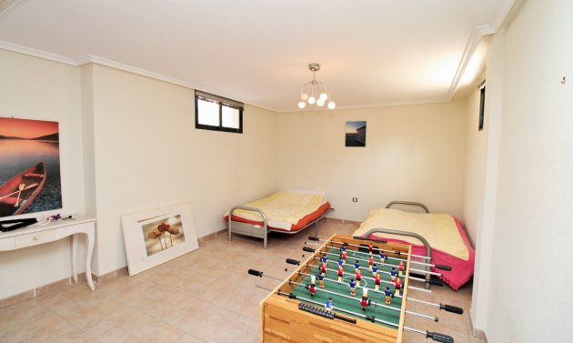 Återförsäljning - Detached Villa -
Villamartín - Villamartin