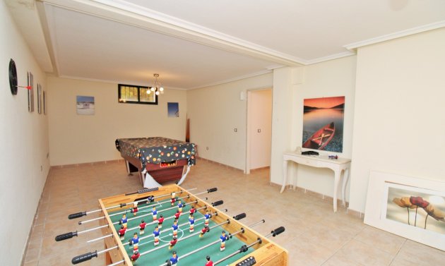 Återförsäljning - Detached Villa -
Villamartín - Villamartin