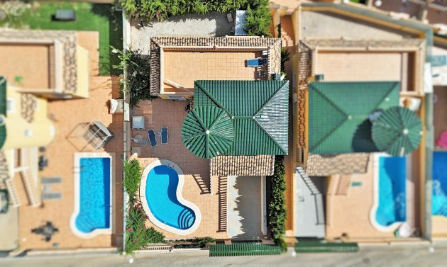 Återförsäljning - Detached Villa -
Villamartín - Villamartin