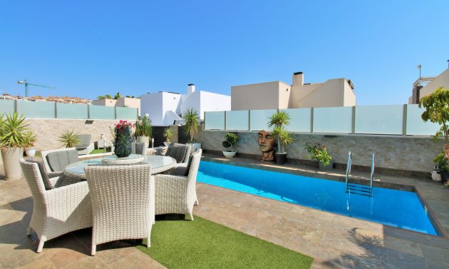 Resale - Villa -
Villamartín - Villamartin
