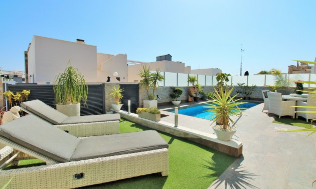 Resale - Villa -
Villamartín - Villamartin