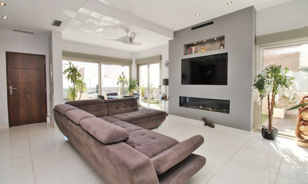 Resale - Villa -
Villamartín - Villamartin