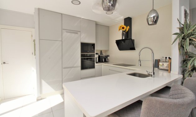 Resale - Villa -
Villamartín - Villamartin