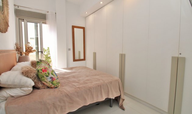 Resale - Villa -
Villamartín - Villamartin