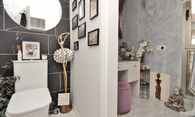 Resale - Villa -
Villamartín - Villamartin