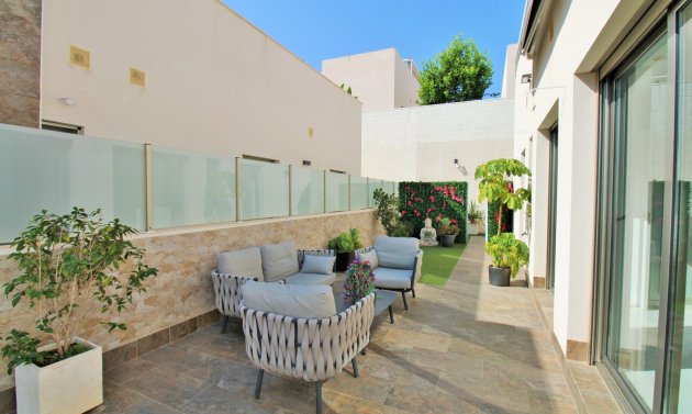 Resale - Villa -
Villamartín - Villamartin