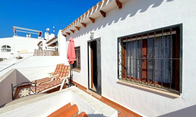 Resale - Townhouse -
Villamartin