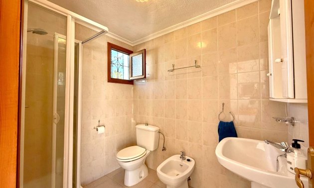 Resale - Townhouse -
Villamartin