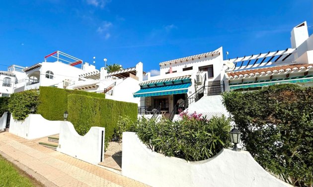 Resale - Townhouse -
Villamartin