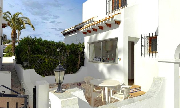 Resale - Townhouse -
Orihuela Costa - Villamartín