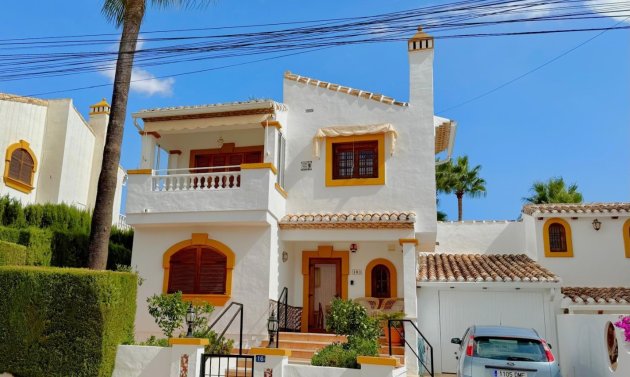 Long Term Rental - Detached Villa -
Villamartín - Villamartin