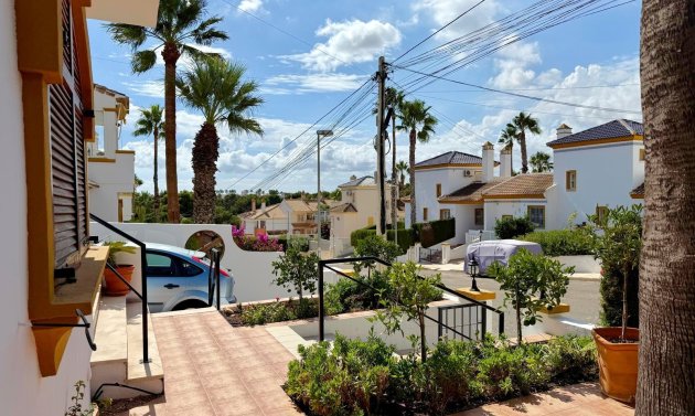 Long Term Rental - Detached Villa -
Villamartín - Villamartin