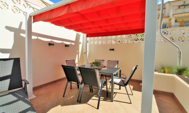 Återförsäljning - Villa -
Villamartín - Villamartin