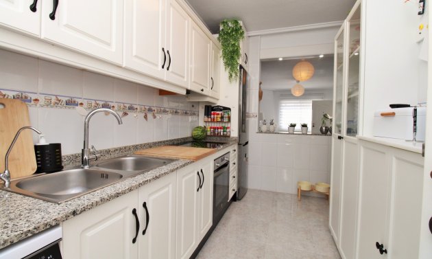 Återförsäljning - Villa -
Villamartín - Villamartin