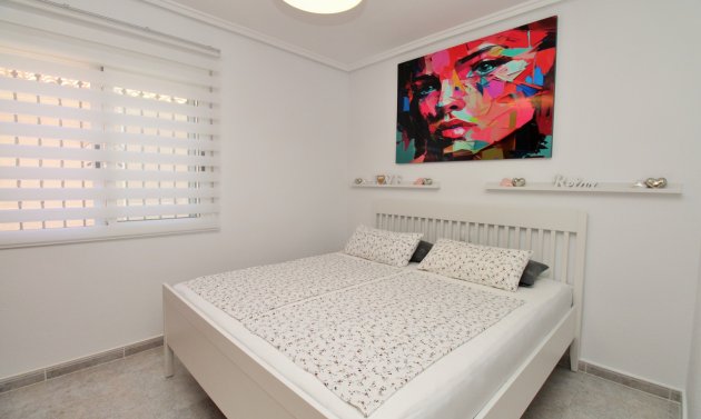 Återförsäljning - Villa -
Villamartín - Villamartin