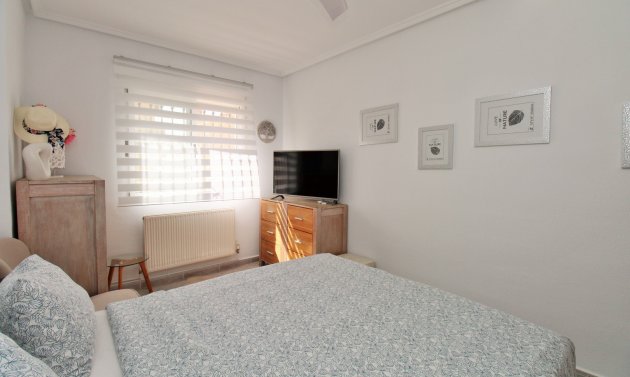 Återförsäljning - Villa -
Villamartín - Villamartin