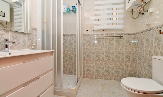 Återförsäljning - Villa -
Villamartín - Villamartin