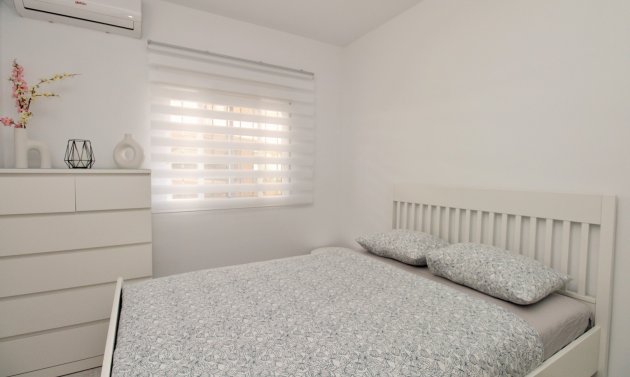 Återförsäljning - Villa -
Villamartín - Villamartin