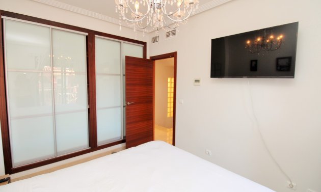 Resale - Apartment -
Cabo Roig