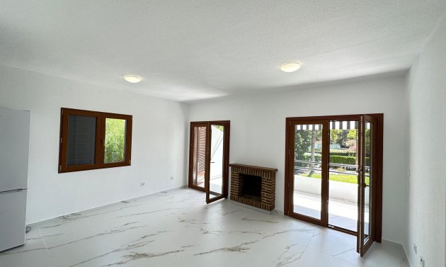 Resale - Apartment -
Orihuela Costa - Villamartín