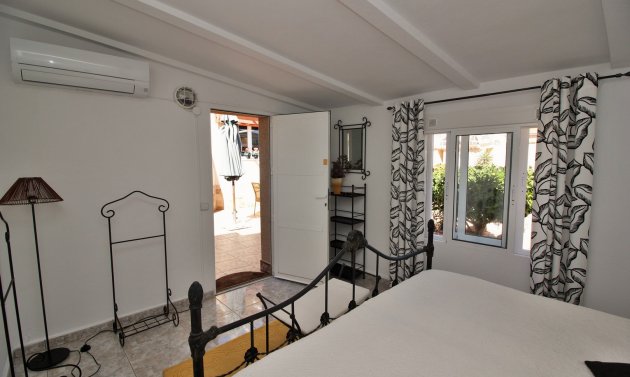 Reventa - Detached Villa -
Torrevieja - La Siesta