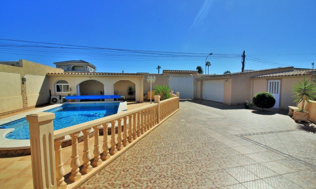 Reventa - Detached Villa -
Torrevieja - La Siesta