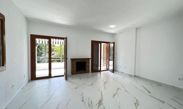 Resale - Apartment -
Orihuela Costa - Villamartín
