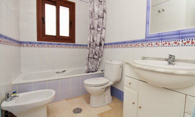 Reventa - Adosado -
Villamartín - PAU 8