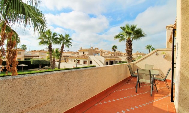 Reventa - Adosado -
Villamartín - PAU 8