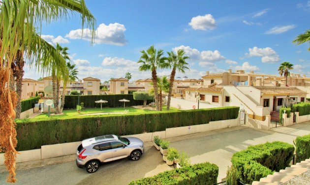 Reventa - Adosado -
Villamartín - PAU 8