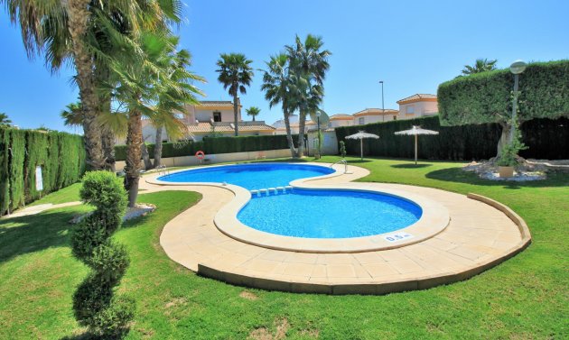 Reventa - Adosado -
Villamartín - PAU 8