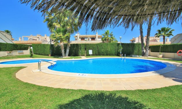 Reventa - Adosado -
Villamartín - PAU 8