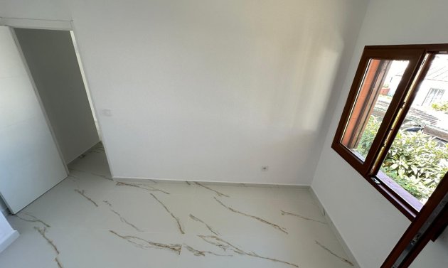 Resale - Apartment -
Orihuela Costa - Villamartín