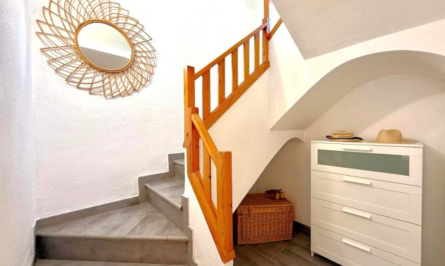 Wiederverkauf - Stadthaus -
Villamartín - Villamartin