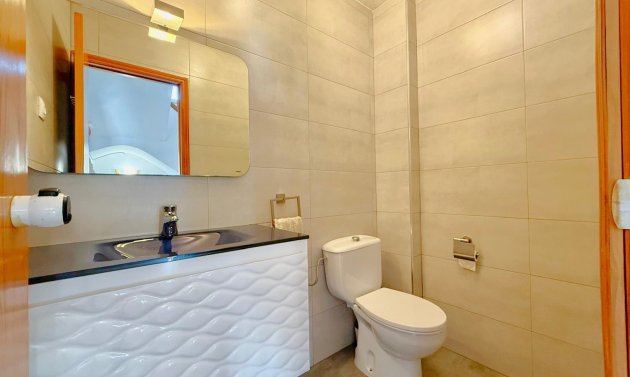 Wiederverkauf - Stadthaus -
Villamartín - Villamartin