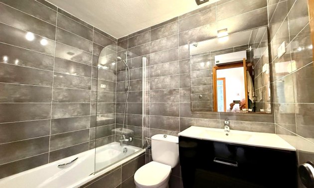 Wiederverkauf - Stadthaus -
Villamartín - Villamartin