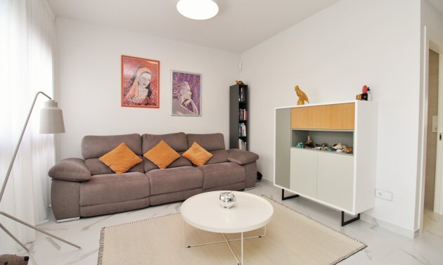 Wiederverkauf - Wohnung -
San Miguel de Salinas