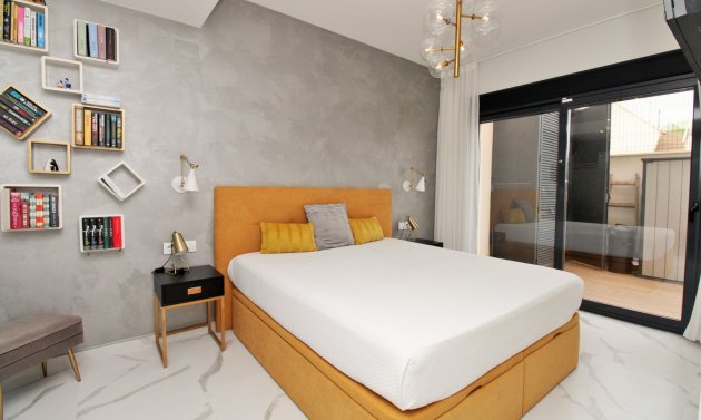 Wiederverkauf - Wohnung -
San Miguel de Salinas