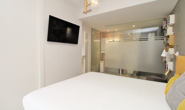 Wiederverkauf - Wohnung -
San Miguel de Salinas