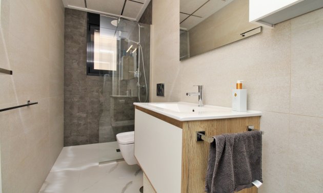 Wiederverkauf - Wohnung -
San Miguel de Salinas