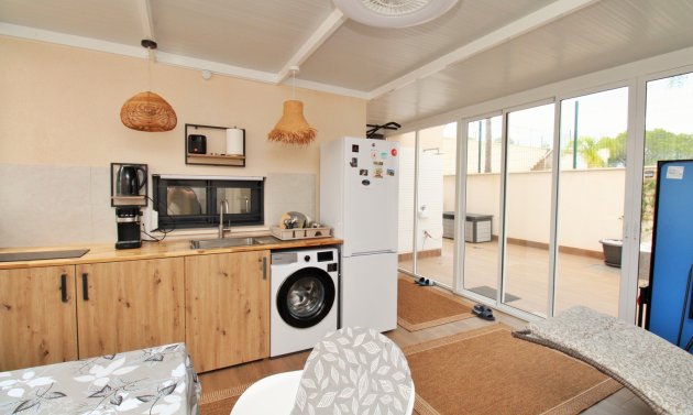 Wiederverkauf - Wohnung -
San Miguel de Salinas