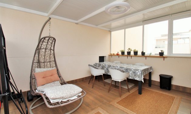 Wiederverkauf - Wohnung -
San Miguel de Salinas