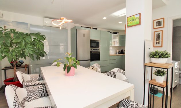 Reventa - Adosado -
Villamartín - Villamartin