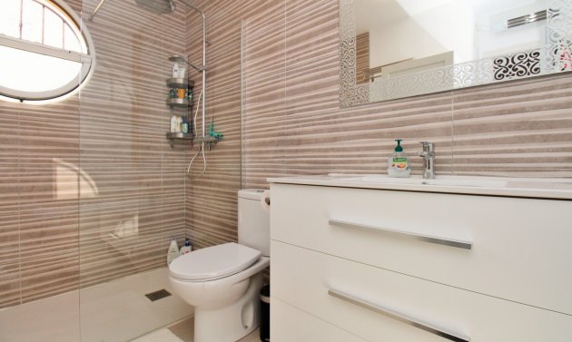 Reventa - Adosado -
Villamartín - Villamartin