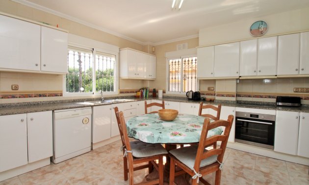 Wiederverkauf - Villa -
Playa Flamenca